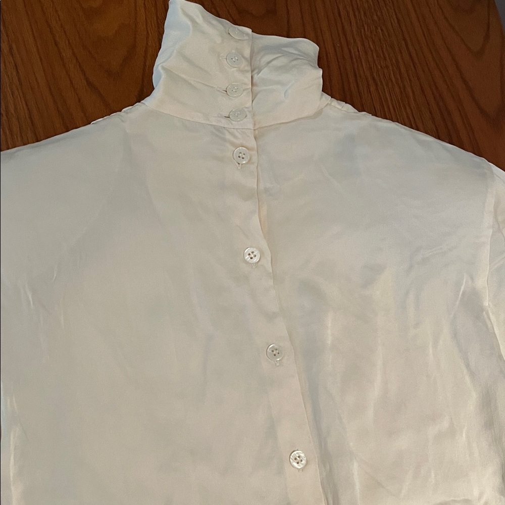 Dana Buchman Vintage 100% Silk Cream Blouse, Size 6 - Picture 6 of 14
